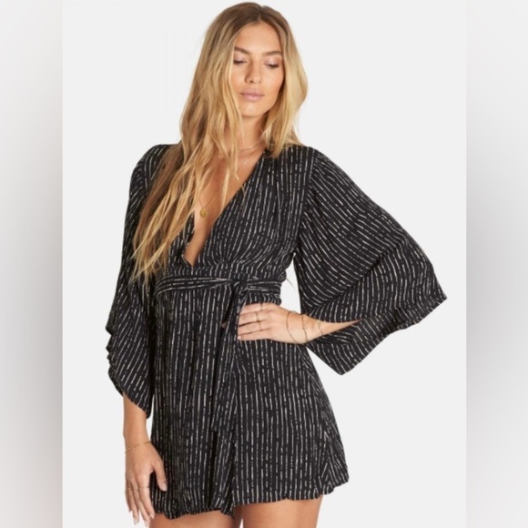 Billabong Dresses & Skirts - Women’s Billabong Relax On High Plunging Mini Dress
